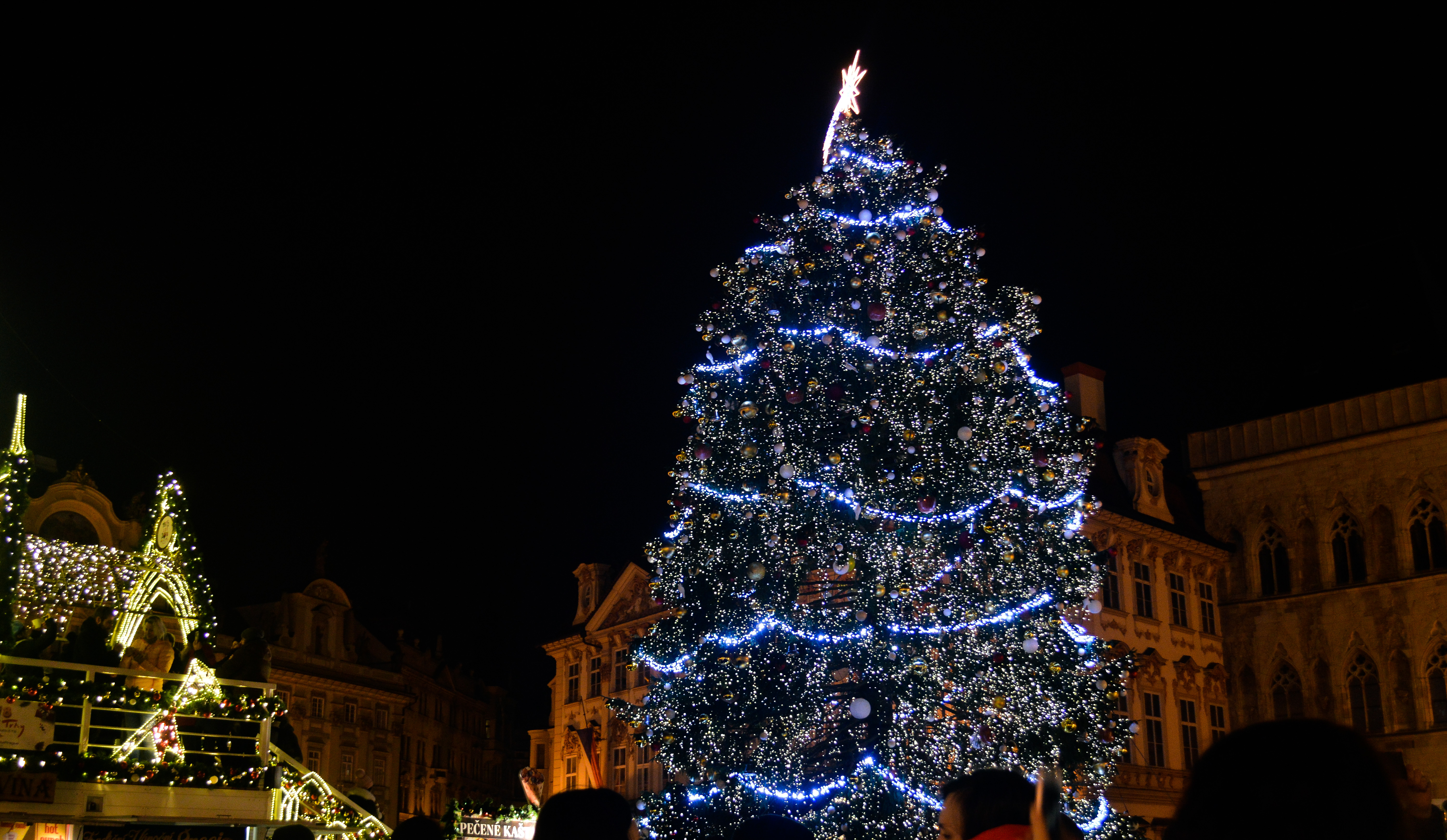 Stůl z vánočního stromu Aukro vydražilo za 55 tisíc