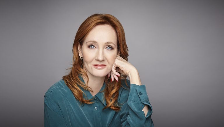 J. K. Rowlingová finančně podpořila výzkum léčby roztroušené sklerózy