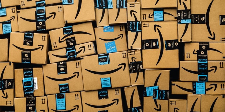 Společnost Amazon daruje neprodané kusy zboží charitě