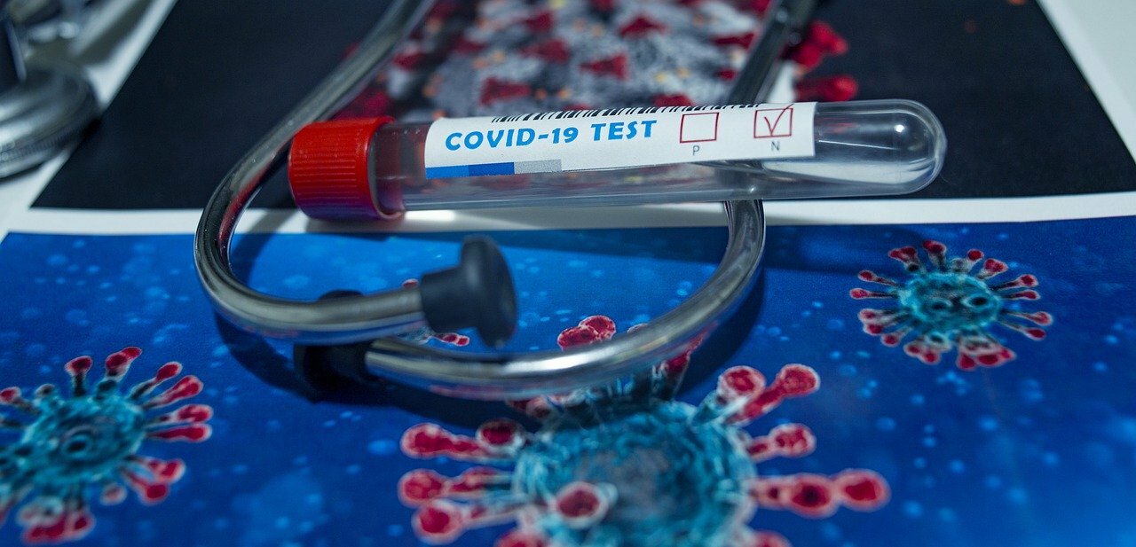 Olomoučtí vědci představili nový způsob odběru vzorků na covid-19
