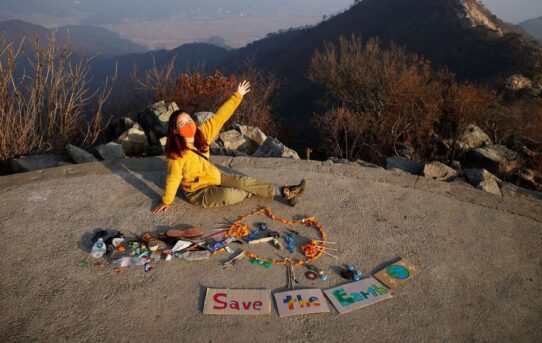 Jihokorejský spolek Clean Hikers upozorňuje na znečištěnou přírodu netradičním způsobem