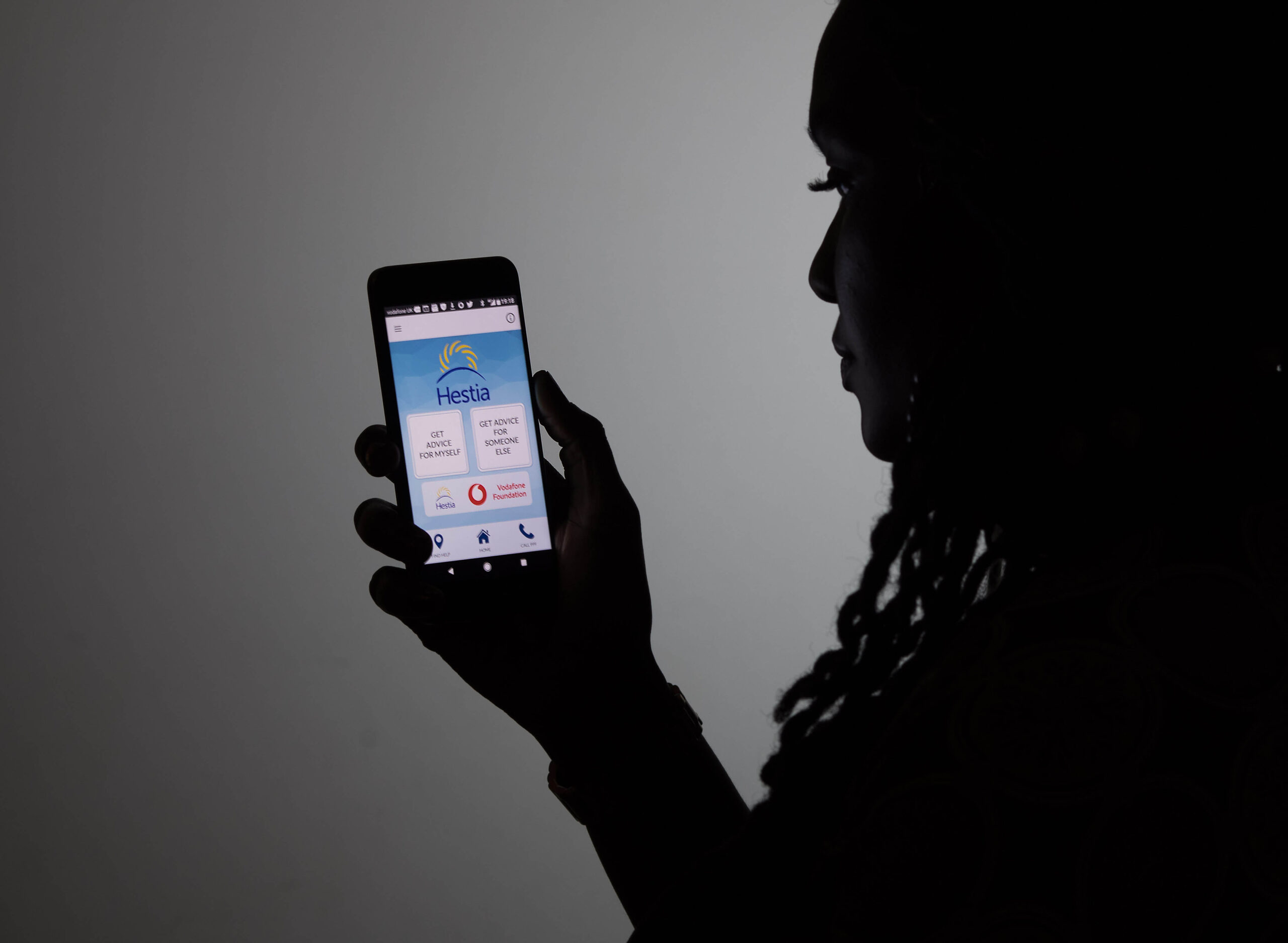 Aplikace Bright Sky CZ společně s doručovateli a kurýry pomáhá obětem domácího násilí