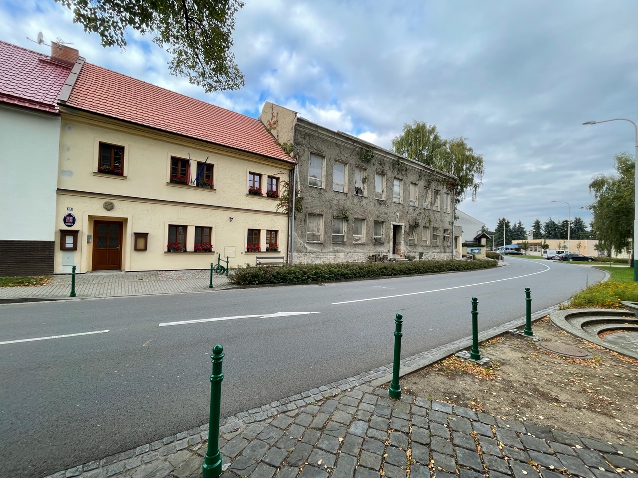 Ani jeden drát. Ve vesnici nejmladšího českého starosty zmizely všechny kabely pod zemí