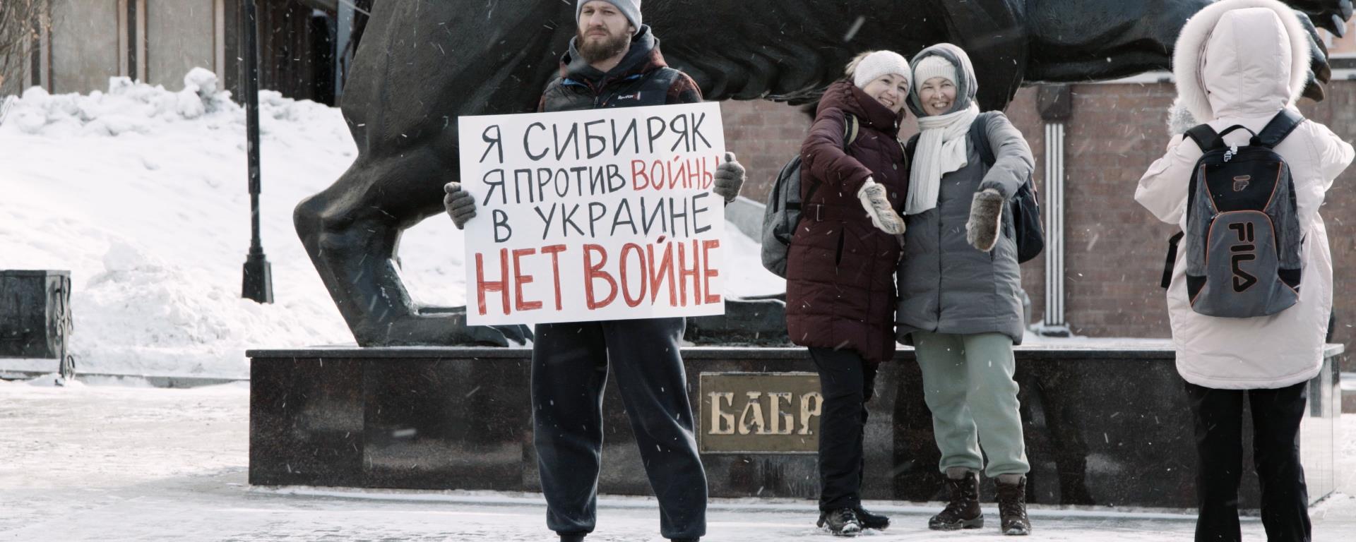 Jeden (Dobrý) svět: Film Mladí Rusové na útěku dokumentuje první dny ruské invaze z pohledu občanů Ruské federace