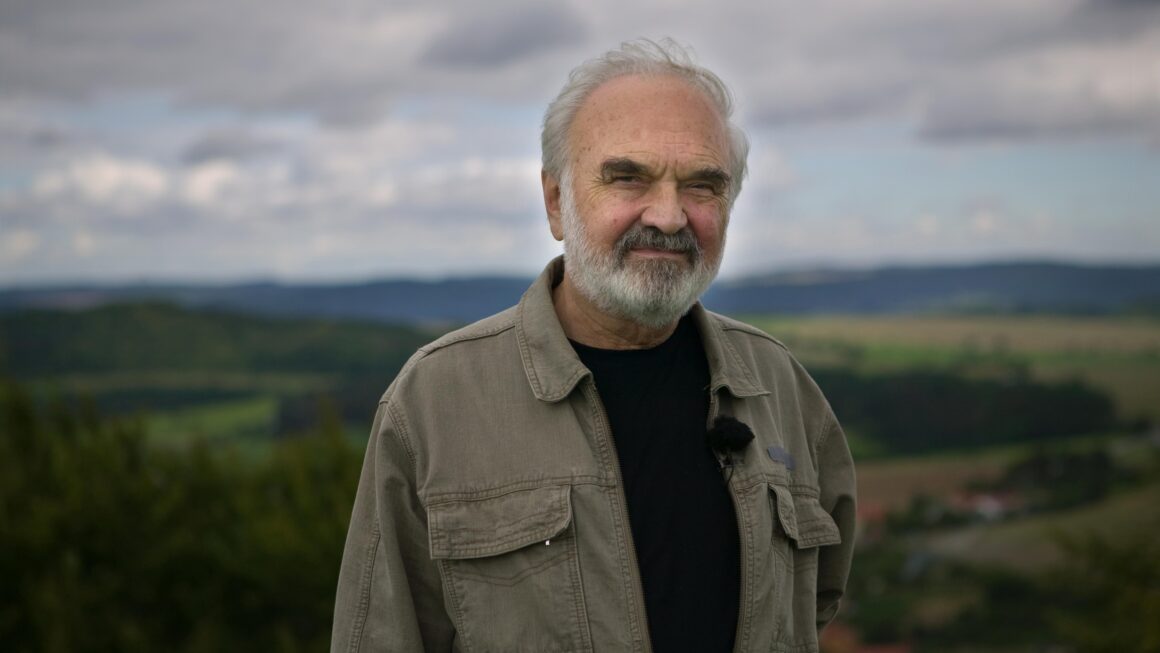 Zdeněk Svěrák slaví 90 let: Muž, který dal českému humoru tvář i charakter