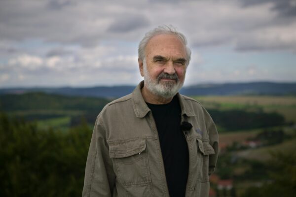 Zdeněk Svěrák slaví 90 let: Muž, který dal českému humoru tvář i charakter